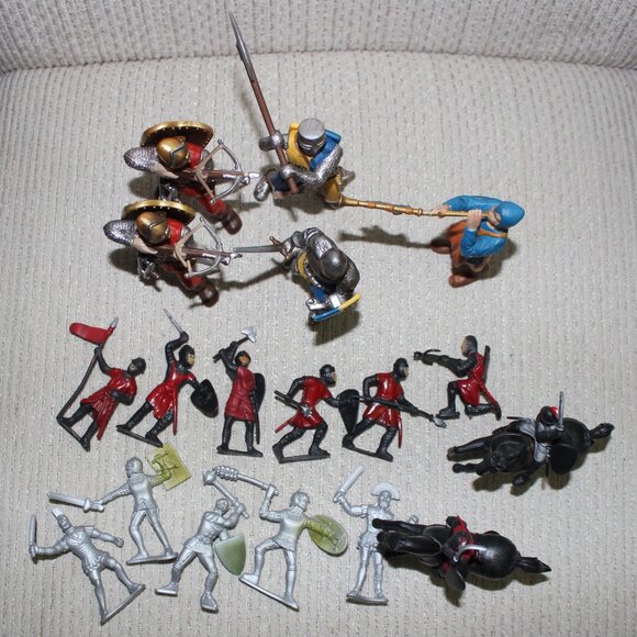 3/$55❤️5pc Schleich +15pc D&D Inc lot medieval knights figures horses trumpeter - Picture 9 of 11